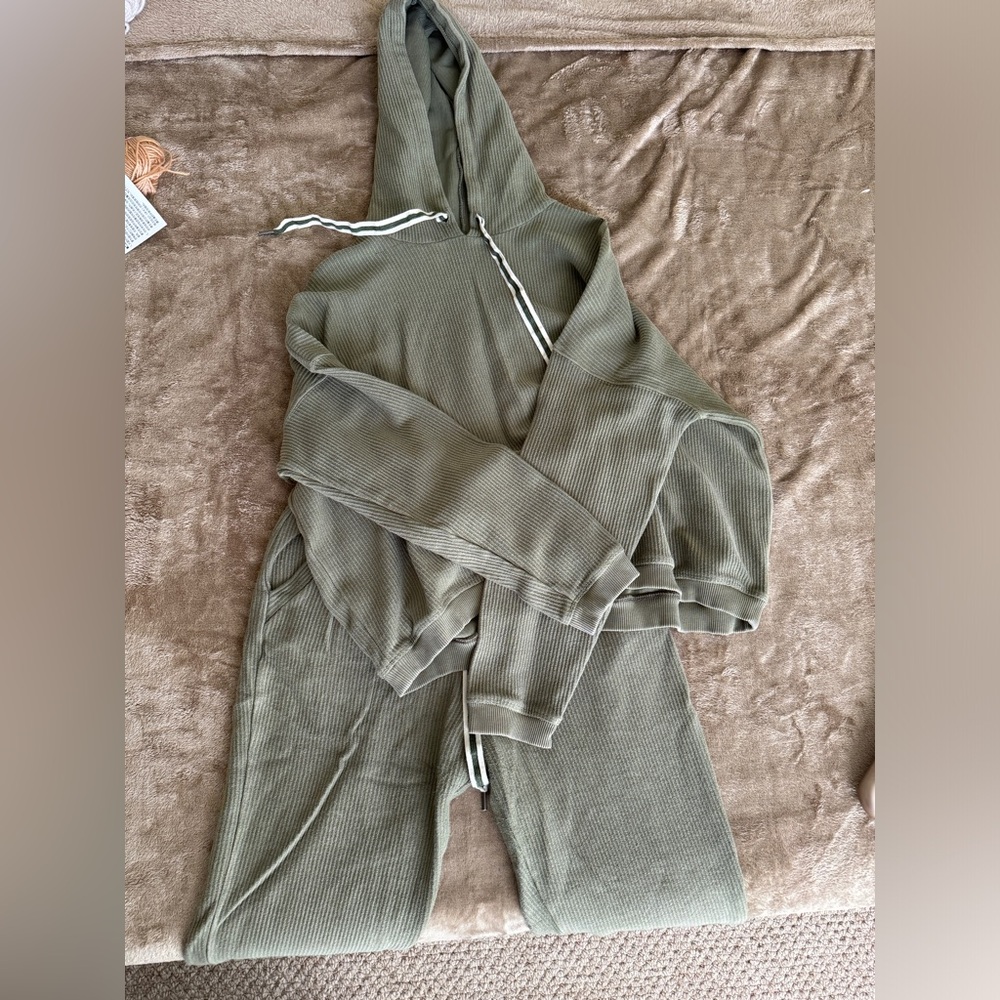Aerie green ribbed sweat set